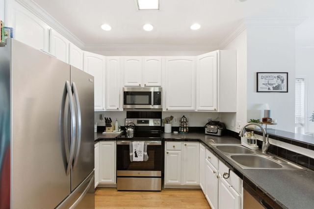 1815 Dogwood Road Apt 906, Charleston, SC 29414