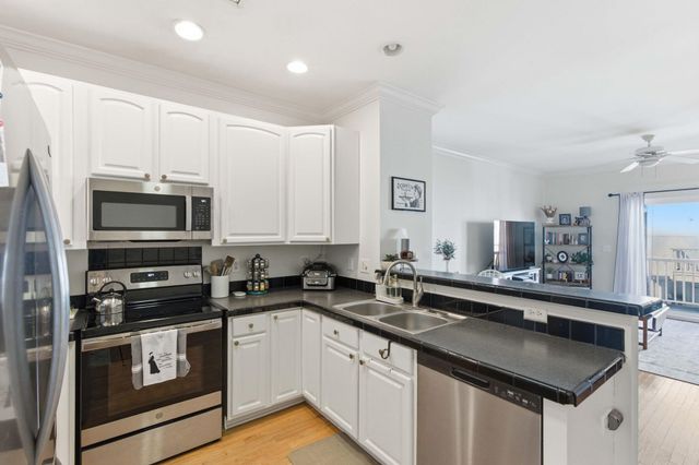 1815 Dogwood Road Apt 906, Charleston, SC 29414