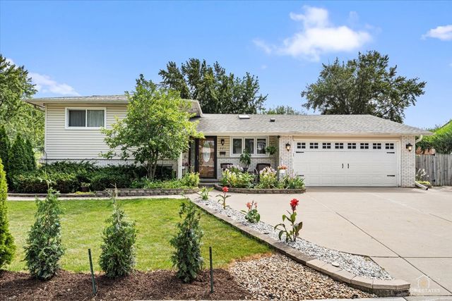 321 Hickory Lane, Schaumburg, IL 60193