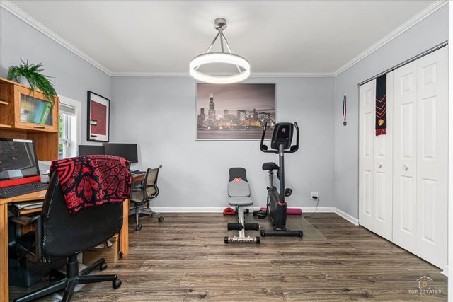 321 Hickory Lane, Schaumburg, IL 60193