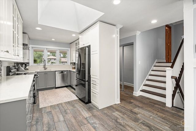 321 Hickory Lane, Schaumburg, IL 60193