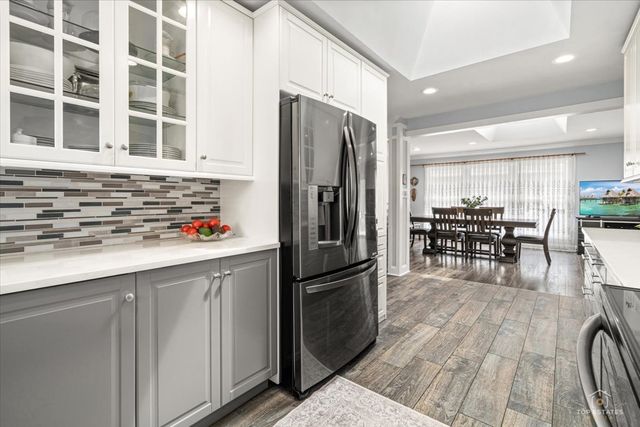 321 Hickory Lane, Schaumburg, IL 60193
