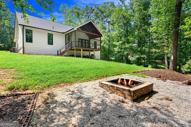 516 Winding Way, Hartwell, GA 30643