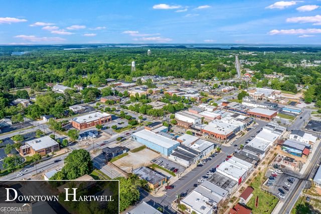 516 Winding Way, Hartwell, GA 30643