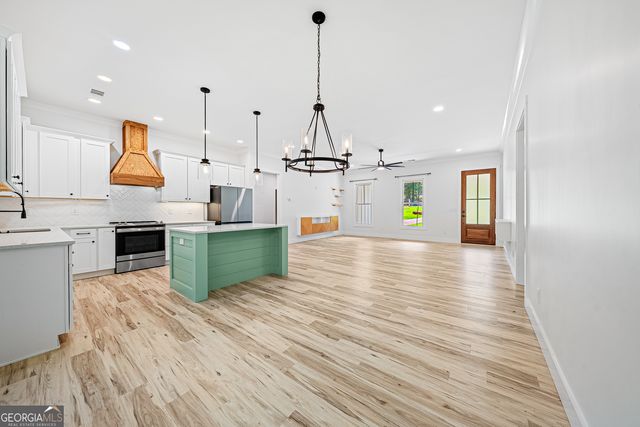 516 Winding Way, Hartwell, GA 30643