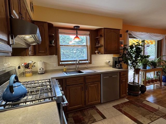 1500 Camelot Drive, Janesville, WI 53548