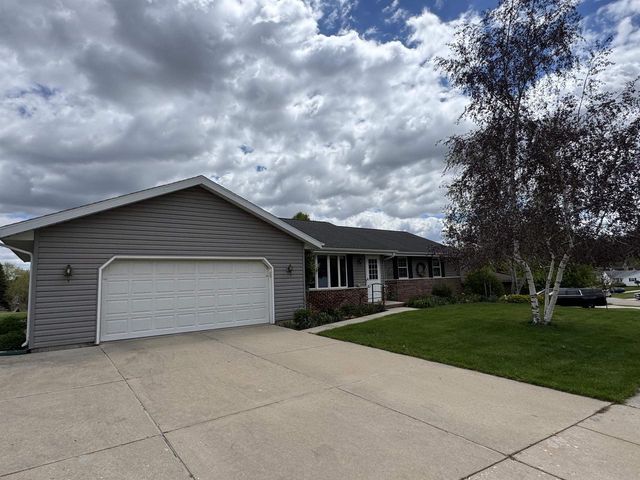 1500 Camelot Drive, Janesville, WI 53548