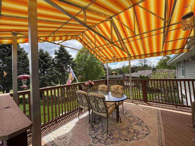1500 Camelot Drive, Janesville, WI 53548
