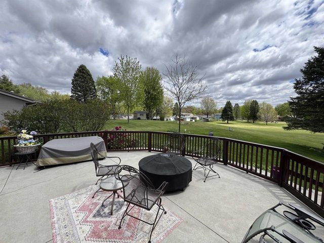 1500 Camelot Drive, Janesville, WI 53548