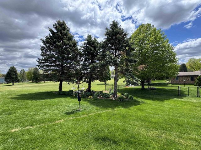 1500 Camelot Drive, Janesville, WI 53548