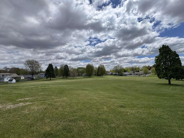 1500 Camelot Drive, Janesville, WI 53548