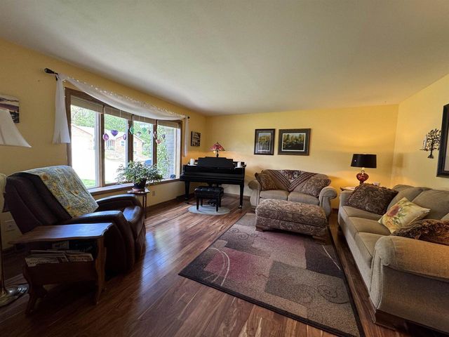 1500 Camelot Drive, Janesville, WI 53548