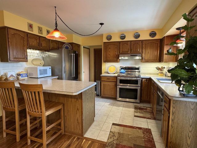 1500 Camelot Drive, Janesville, WI 53548