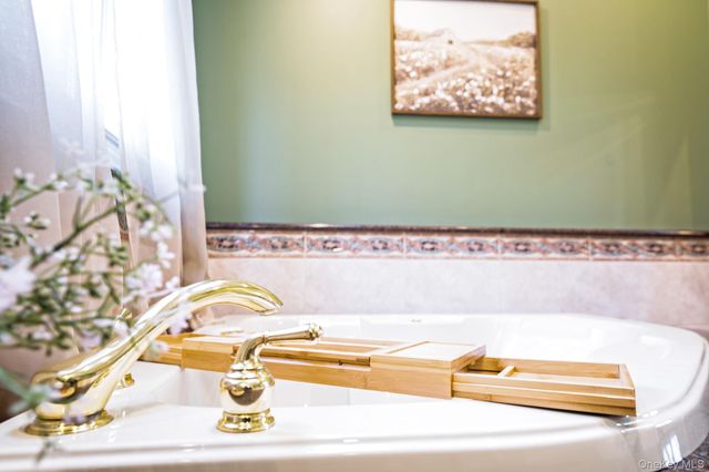 23 Wylde Road, Mount Sinai, NY 11766