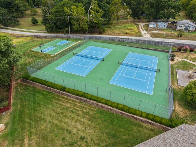 1302 W Gaslight Drive, Springfield, MO 65810