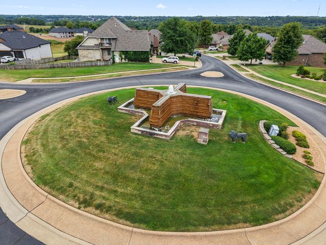 1302 W Gaslight Drive, Springfield, MO 65810