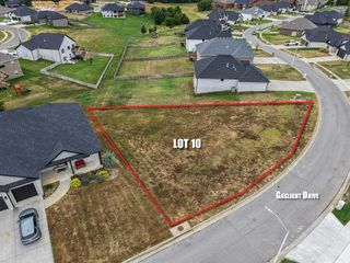 1302 West Gaslight Drive, Springfield, MO 65810