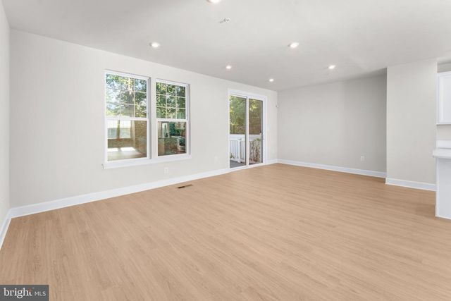 8373 MEADOWOOD DR, Hanover, MD 21076