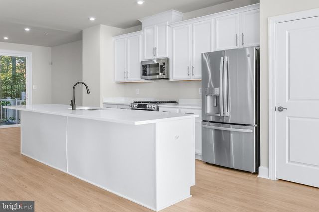 8373 MEADOWOOD DR, Hanover, MD 21076