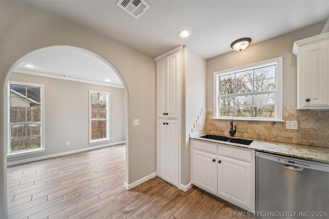 2603 SW Wolf Run Drive, Claremore, OK 74019