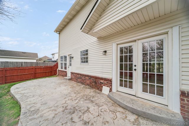 2603 SW Wolf Run Drive, Claremore, OK 74019