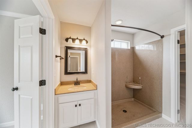 2603 SW Wolf Run Drive, Claremore, OK 74019