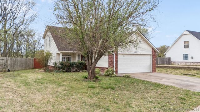 2603 SW Wolf Run Drive, Claremore, OK 74019