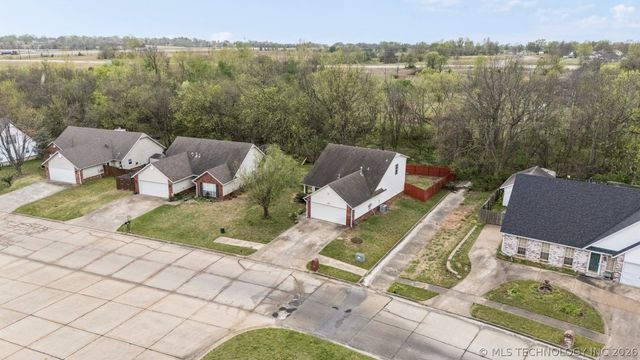2603 SW Wolf Run Drive, Claremore, OK 74019