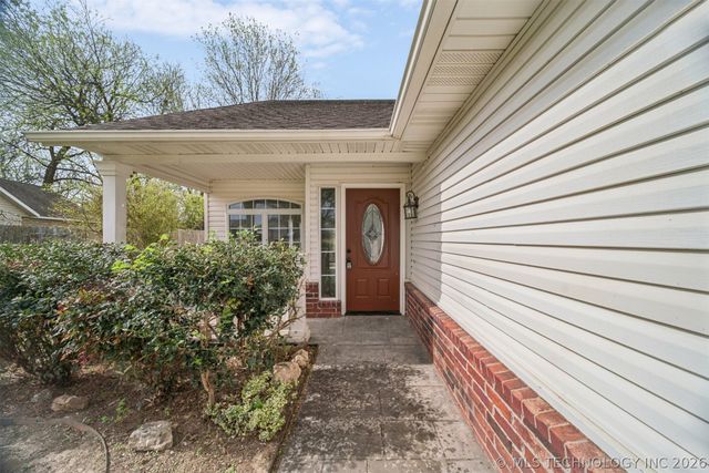 2603 SW Wolf Run Drive, Claremore, OK 74019