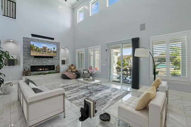 4600 Tudor Rose Gln, Stockton, CA 95212