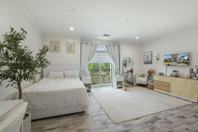 4600 Tudor Rose Gln, Stockton, CA 95212