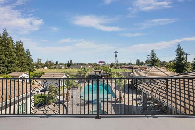4600 Tudor Rose Gln, Stockton, CA 95212
