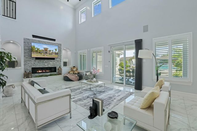 4600 Tudor Rose Gln, Stockton, CA 95212