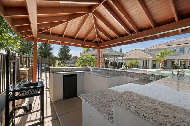 4600 Tudor Rose Gln, Stockton, CA 95212