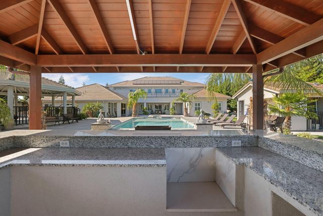 4600 Tudor Rose Gln, Stockton, CA 95212