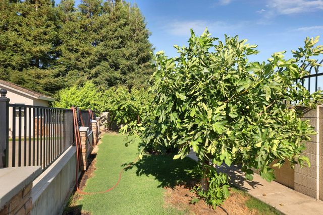 4600 Tudor Rose Gln, Stockton, CA 95212
