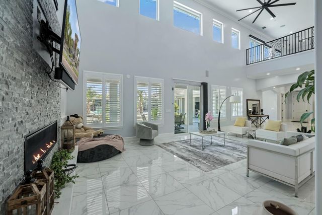 4600 Tudor Rose Gln, Stockton, CA 95212