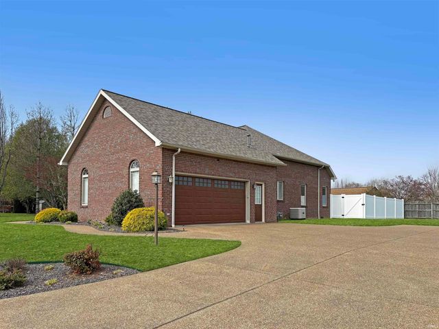 1507 Hawthorne Court, Princeton, IN 47670