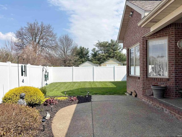 1507 Hawthorne Court, Princeton, IN 47670