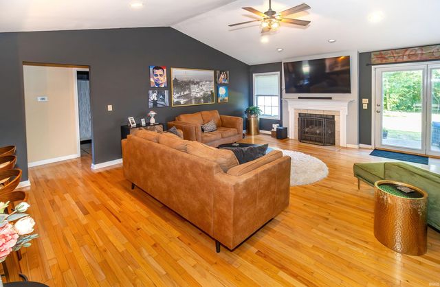 3023 Elmridge Drive, Evansville, IN 47711