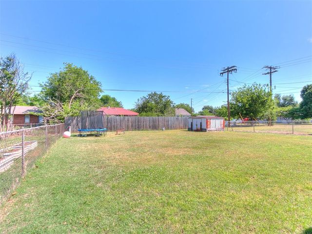 2105 Carlisle Road, Oklahoma City, OK 73120