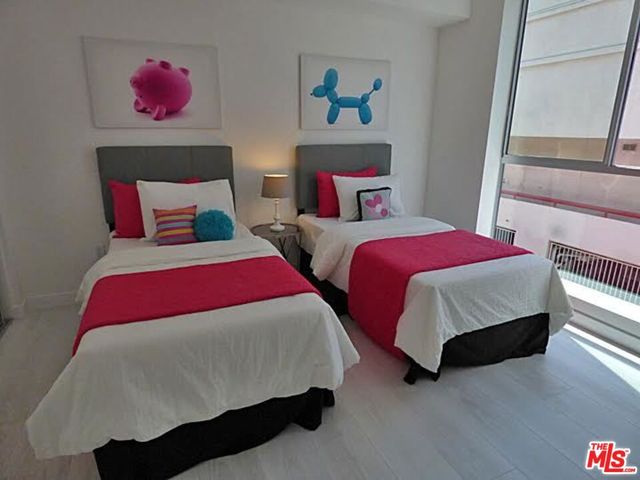 1526 ARMACOST Avenue 102, Los Angeles, CA 90025