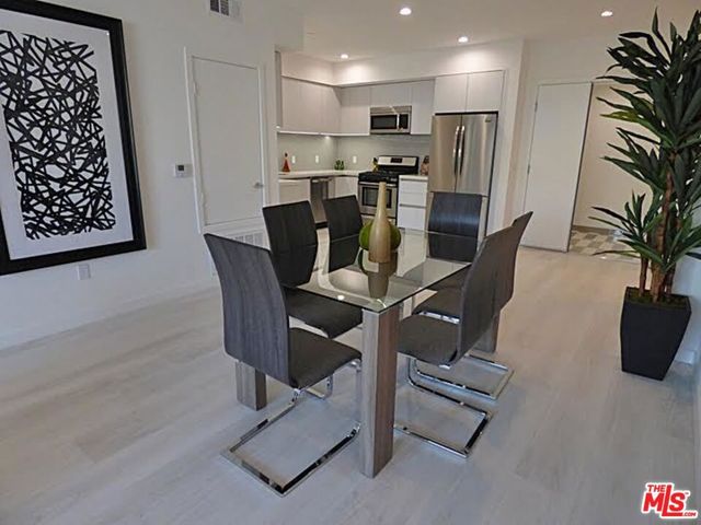 1526 ARMACOST Avenue 102, Los Angeles, CA 90025