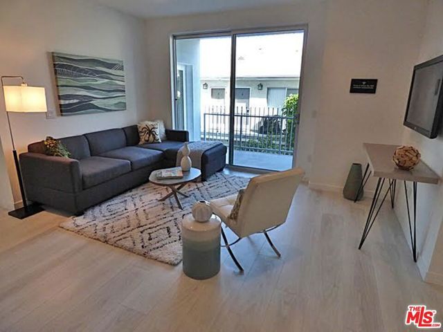 1526 ARMACOST Avenue 102, Los Angeles, CA 90025