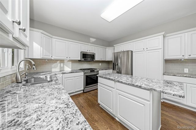 4659 Camelina Street, Commerce Charter Township, MI 48382