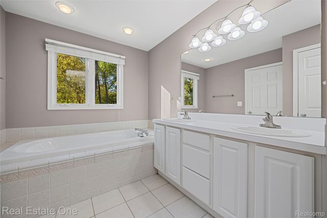 4659 Camelina Street, Commerce Charter Township, MI 48382