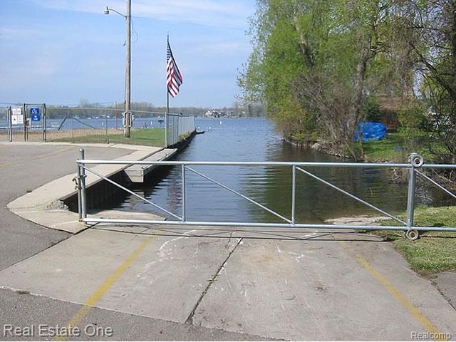 4659 Camelina Street, Commerce Charter Township, MI 48382