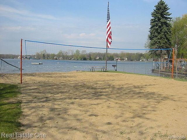 4659 Camelina Street, Commerce Charter Township, MI 48382