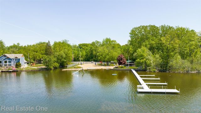 4659 Camelina Street, Commerce Charter Township, MI 48382