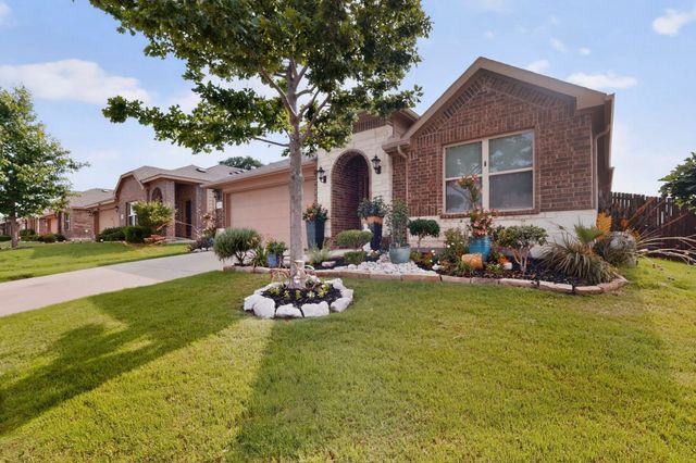 698 Langdon Street, Lavon, TX 75166